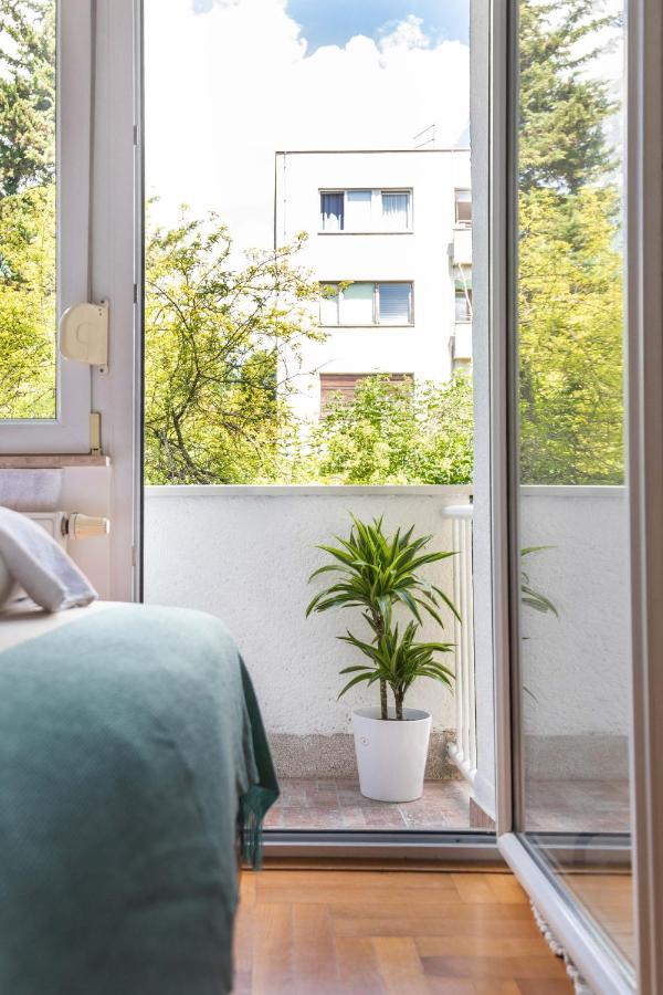 2Bdr Apartment With Balcony Near Maksimir Zagreb Exterior foto